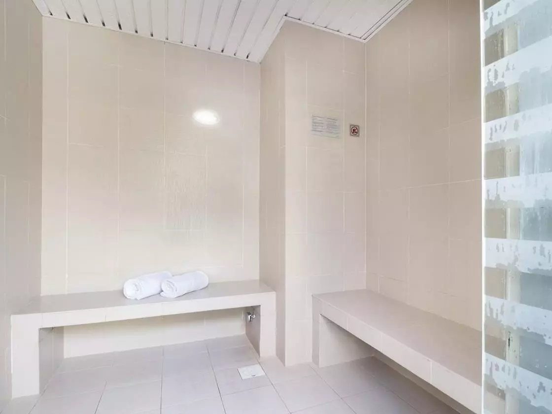 Copthorne King's Hotel spa (Copy).jpg